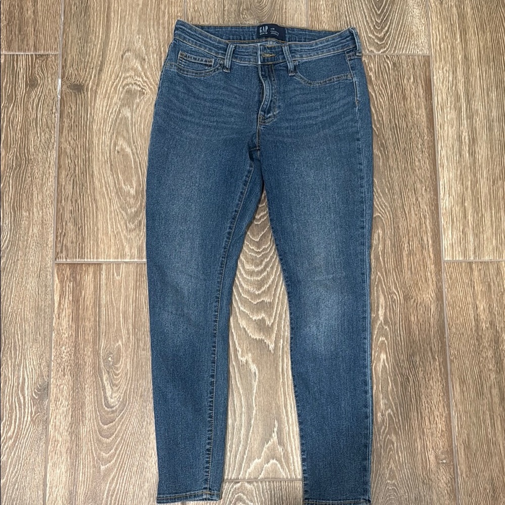 GAP Blue Skinny Jeans Classic Fit- Favorite Jeggings